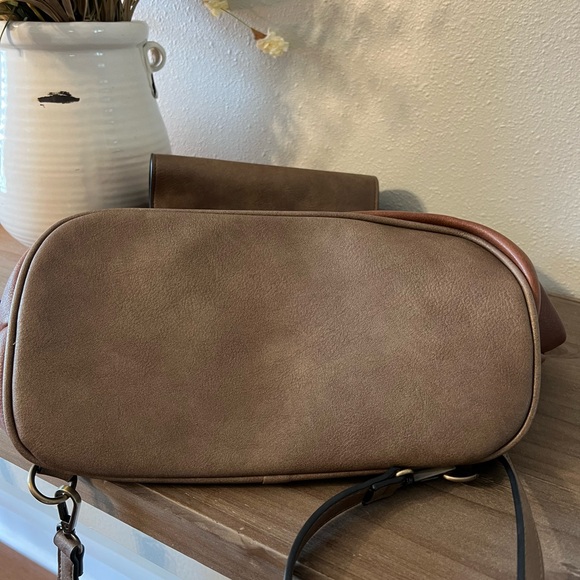 Jen & co - Picture 3 of 4